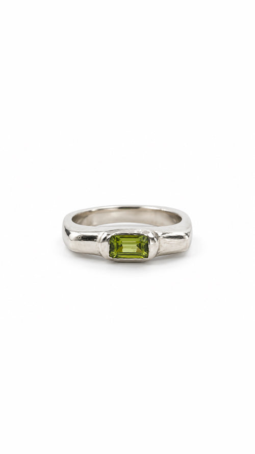 Anillo MJ Corte Esmeralda