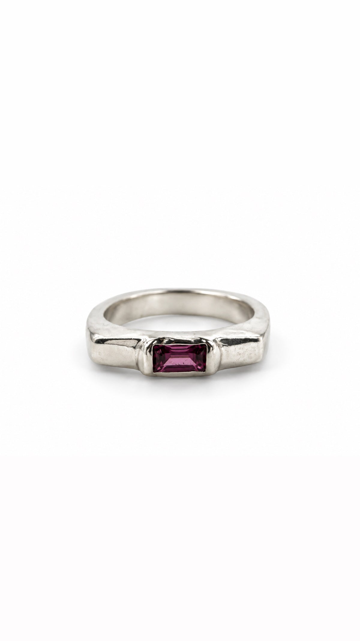Anillo MJ Corte Esmeralda